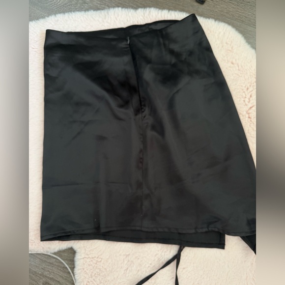 Elegant Black Ruched Skirt/ Size:S - Picture 7 of 9